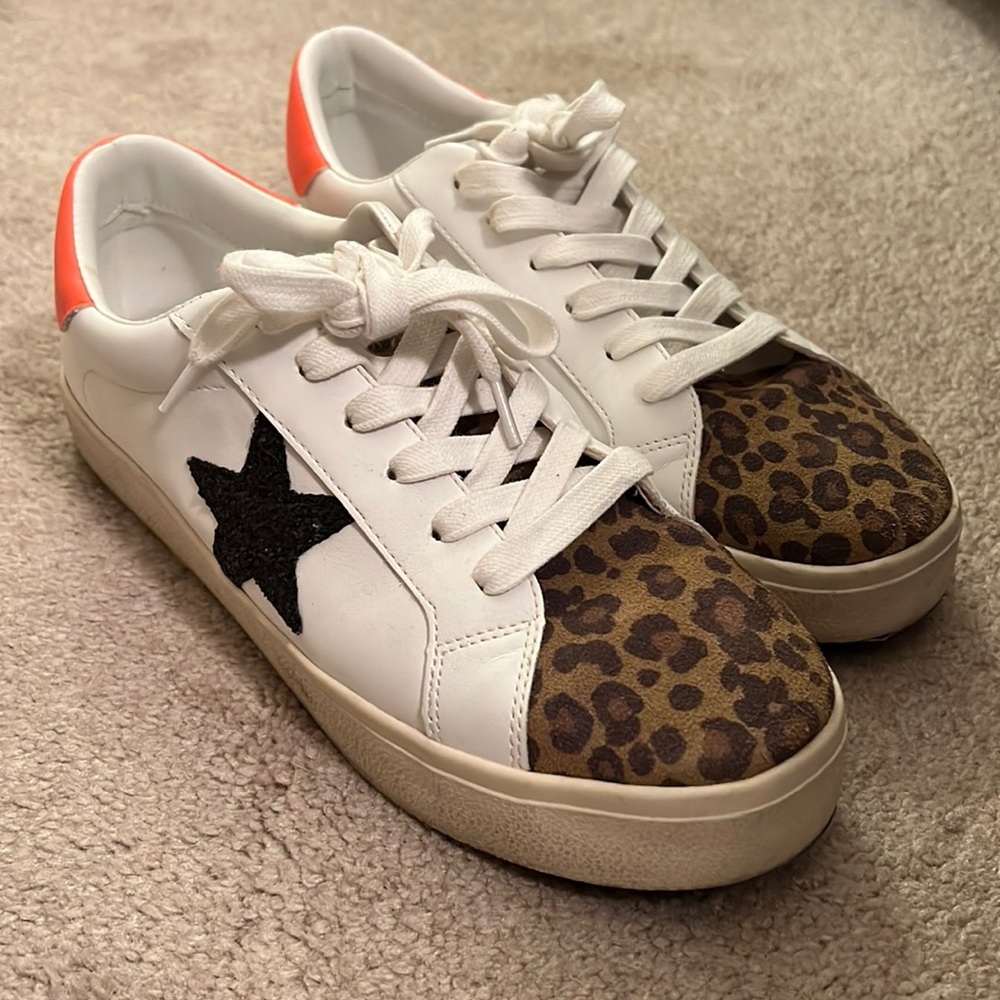 Steve Madden star sneakers